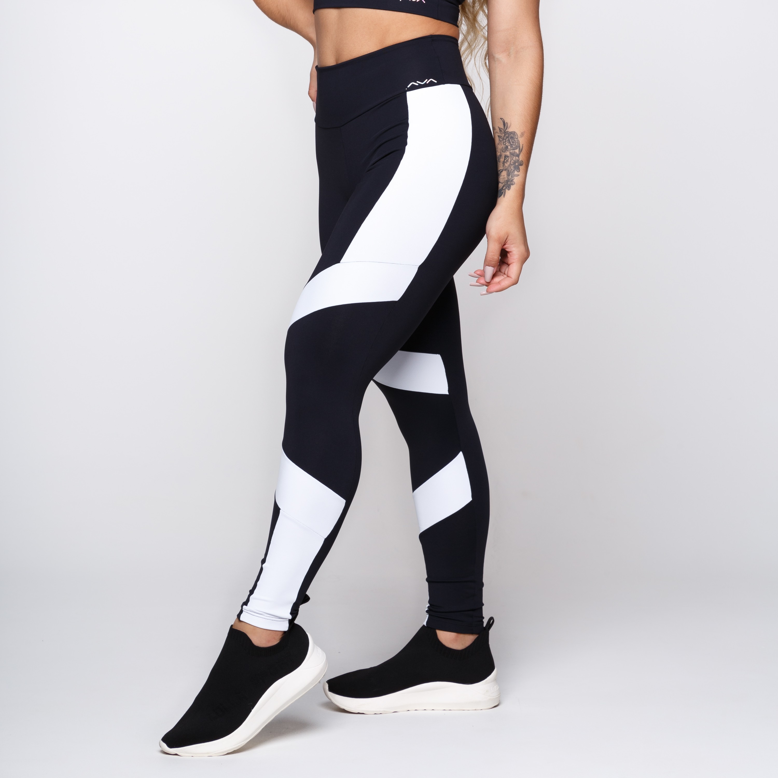 Legging preta e branca shop