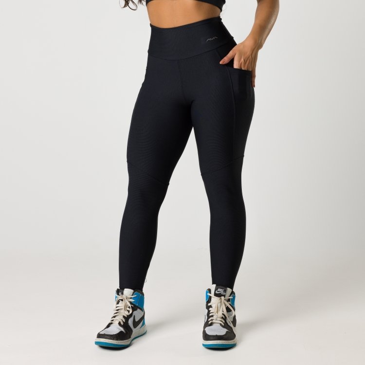 Calça Legging Feminina Preta Tecido Canelado Bolso Lateral