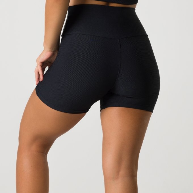 Short Feminino Cadarço Preto Tecido Canelado