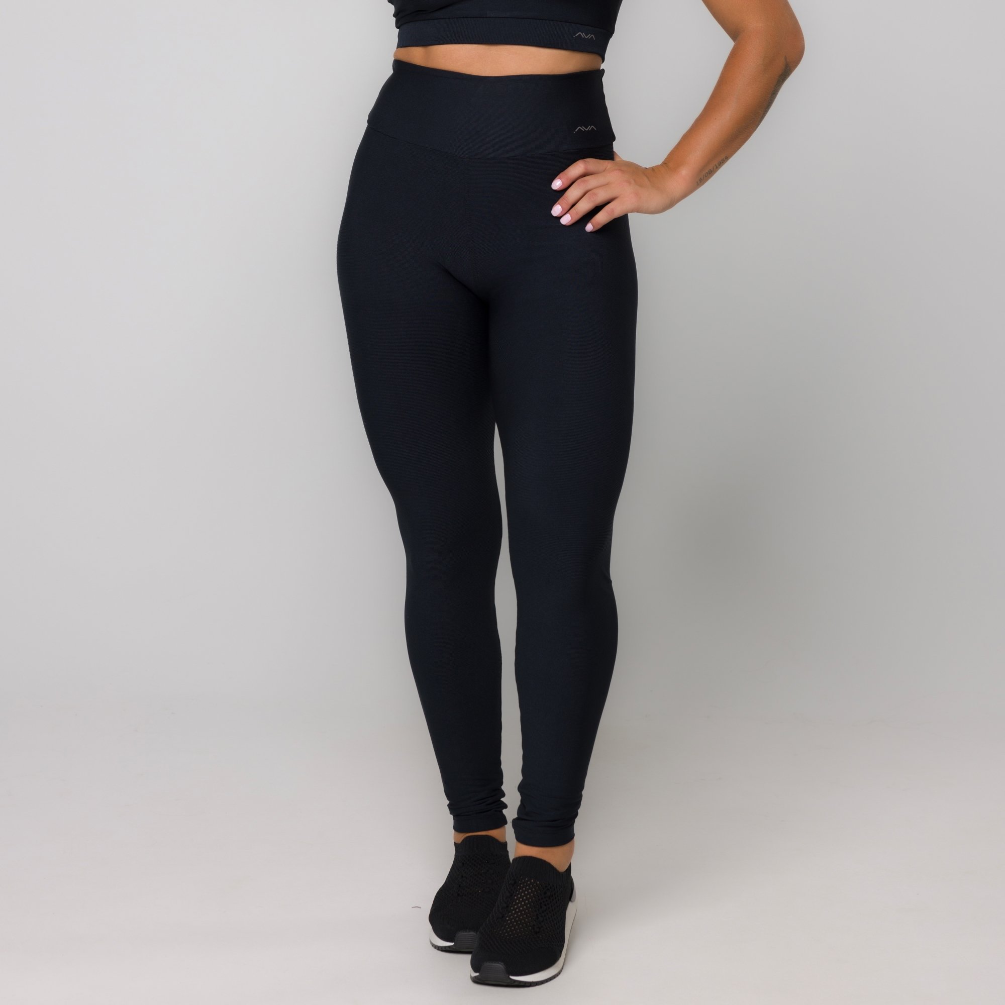 Calça Legging Feminina Preta Tecido Canelado Bolso no Cós - Ava Fitness