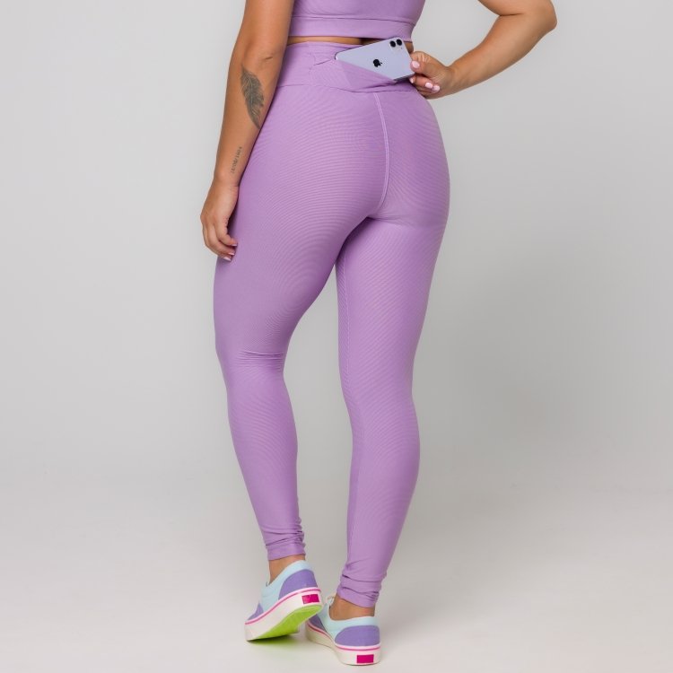 Calça Legging Feminina Lilás Tecido Canelado Bolso no Cós