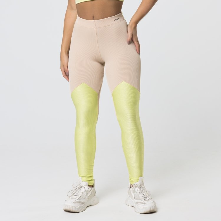 Legging Feminina Suplex Poliamida Canelado com Brilho Recortes