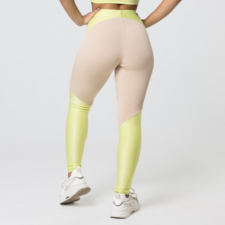 Legging Feminina Suplex Poliamida Canelado com Brilho Recortes