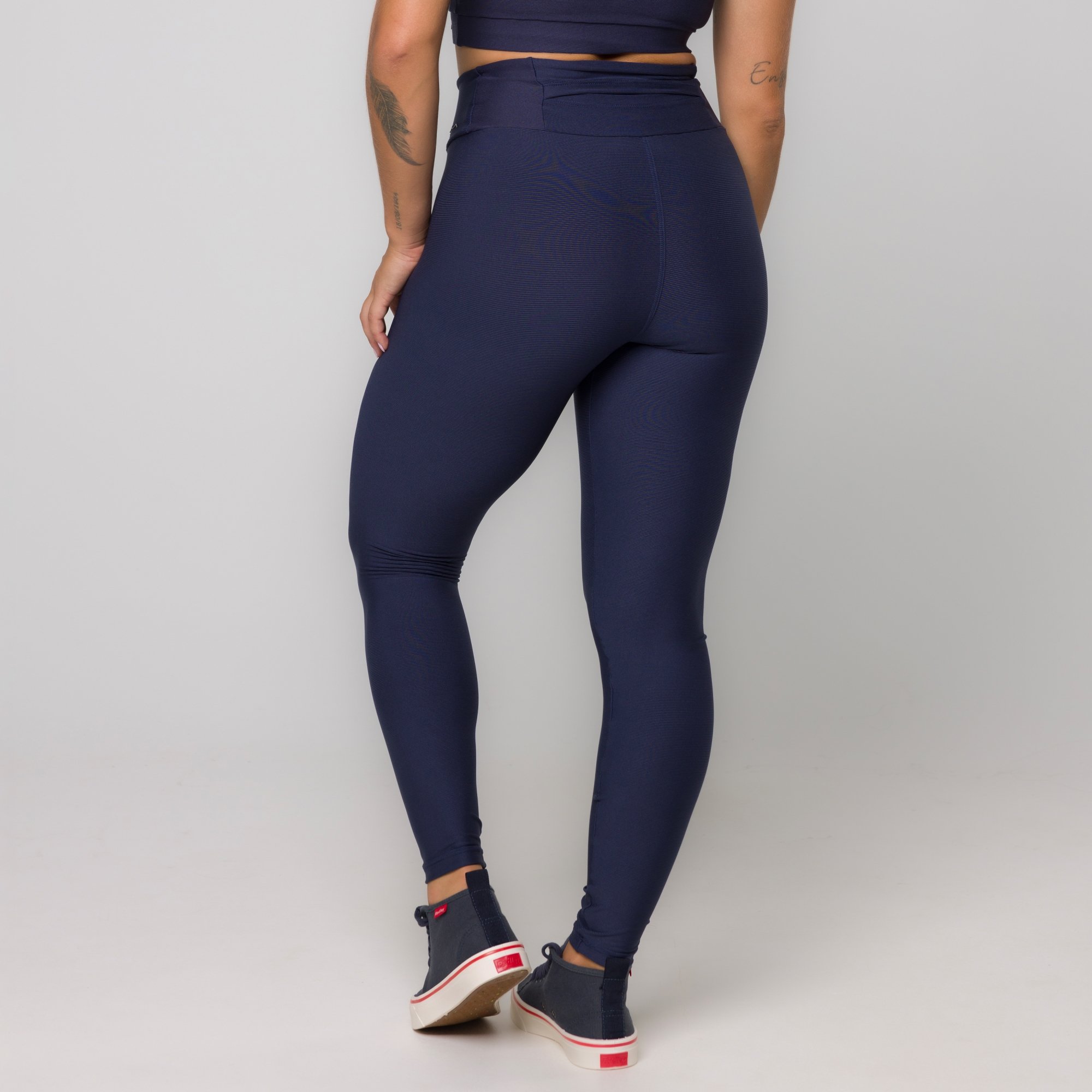 Calça Legging Feminina Azul Marinho Tecido Canelado Bolso no Cós