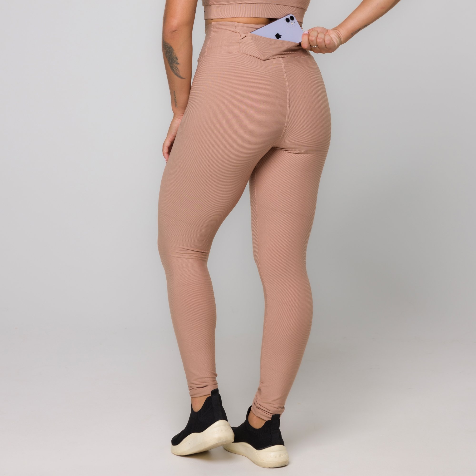 Calça Legging Feminina Nude Tecido Canelado Bolso no Cós - Ava Fitness